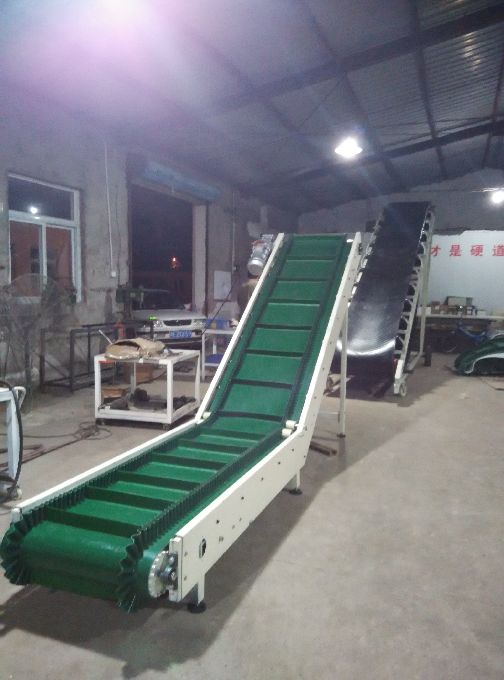 裙邊輸送提升